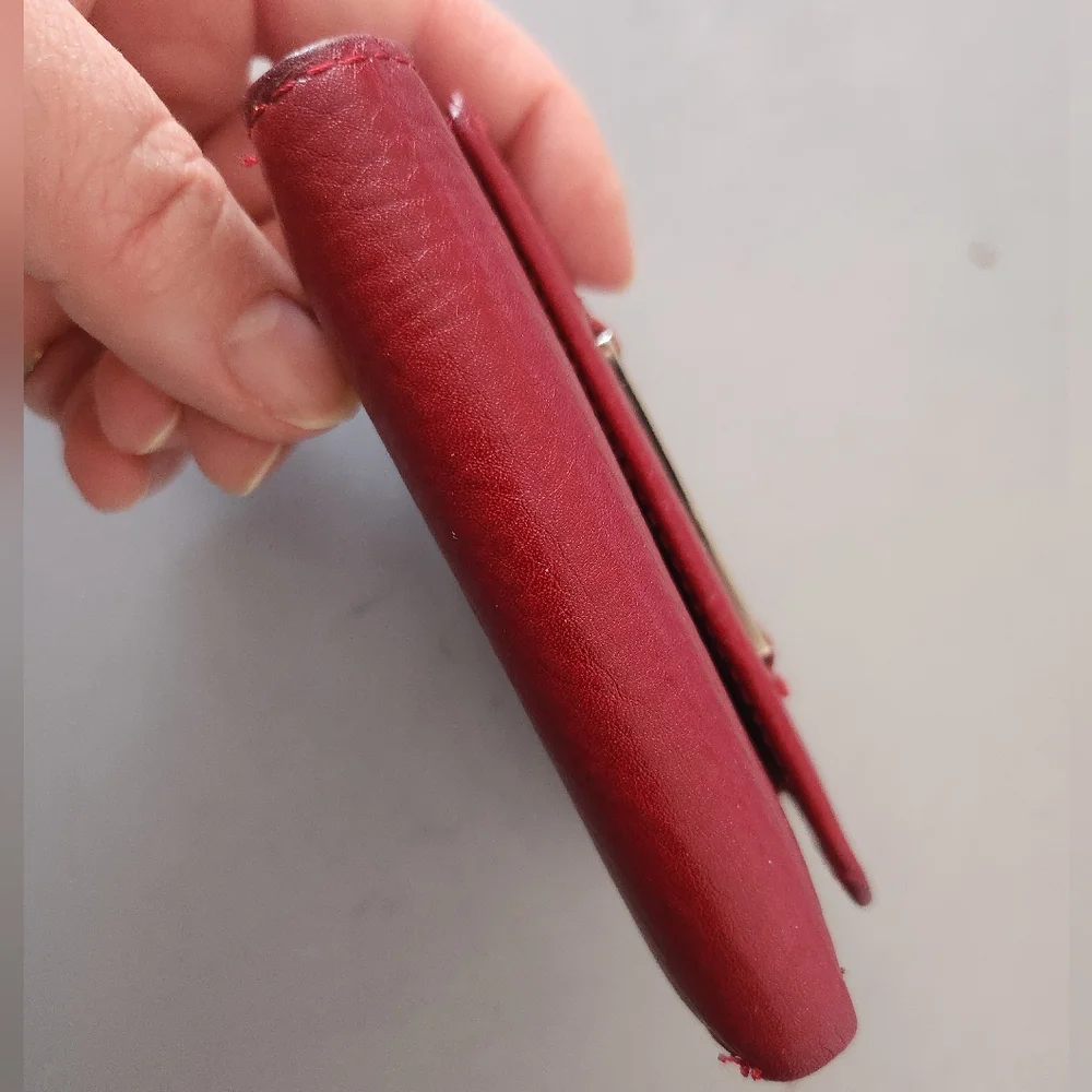Kenneth Cole Reaction Burgundy Leather Wallet